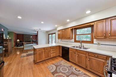 1122 Wintergreen Ct, Batavia, IL 60510 - photo 4