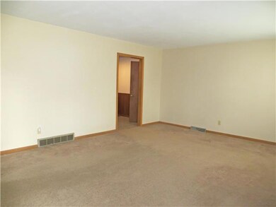 9306 Mullen Rd, Lenexa, KS 66215 - photo 7