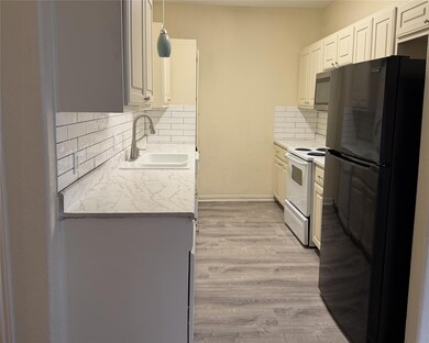 1814 State Highway 95 unit A, Bastrop, TX 78602 - photo 7