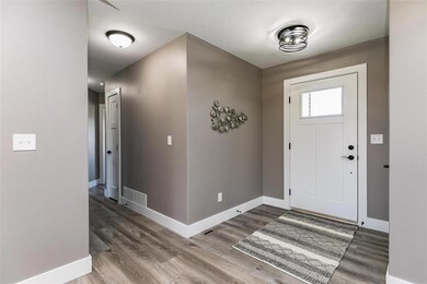 5116 Ruhd St SW, Cedar Rapids, IA 52404 - photo 4