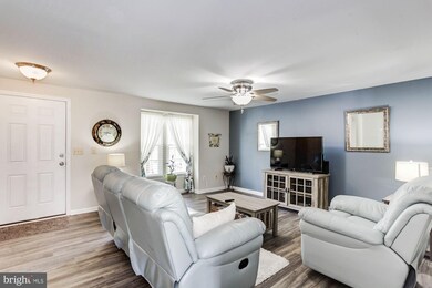 16954 Point Pleasant Ln, Dumfries, VA 22026 - photo 7