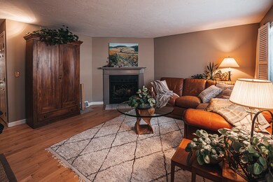 14 Joston Dr, MerriMacK, NH 03054 - photo 3