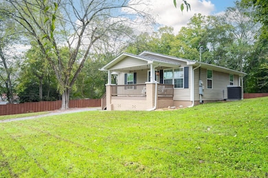 75 Mccraw St, Rossville, GA 30741 - photo 2