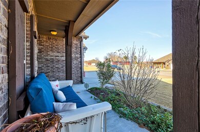 303 Hillside Dr, Harrah, OK 73045 - photo 4