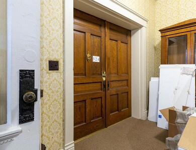 4. Foyer