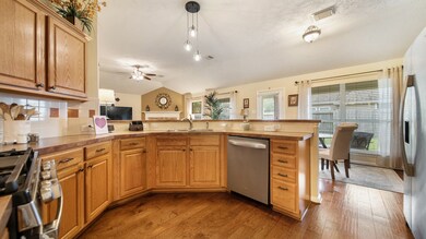 1506 Allison St, Alvin, TX 77511 - photo 6