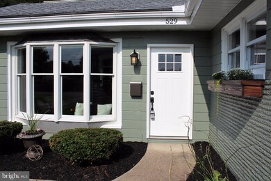 529 Oak St, Chambersburg, PA 17201 - photo 2
