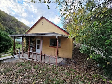 27 Short St, Malden, WV 25306 - photo 5