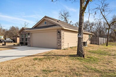 806 Truelove St, Gainesville, TX 76240 - photo 3