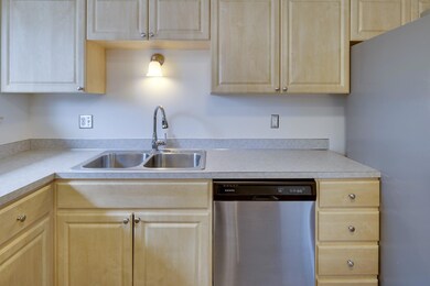 22-web-or-mls-8199 SW Crater Loop Rd-34
