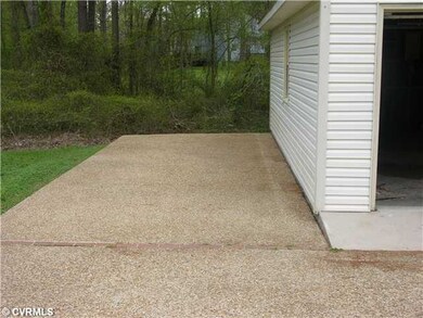 Parking Lot/Garage