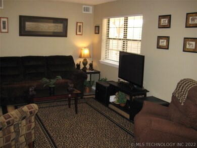 Spacious Greatroom with Double Windows overlooking