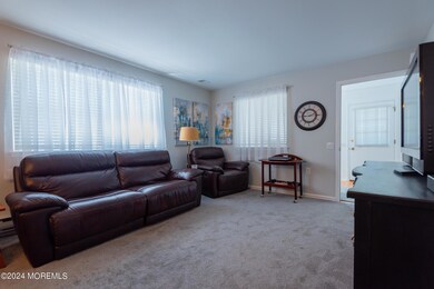 4b Independence Pkwy, Whiting, NJ 08759 - photo 4