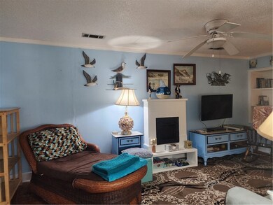 1005 5th St, Brunswick, GA 31520 - photo 4