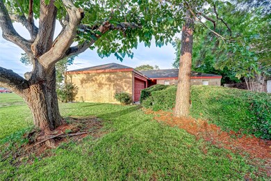 1121 Miles St, Rosenberg, TX 77471 - photo 2