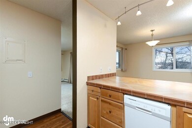 12-Kitchen 20210323-DW-8238