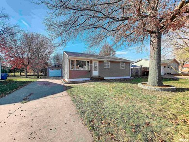 3518 N Pine St, Davenport, IA 52806 - photo 2