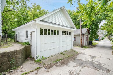 Detached Garage