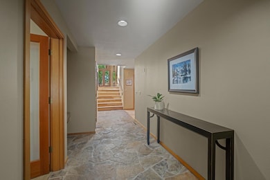 6 - 6 Shadow Lane