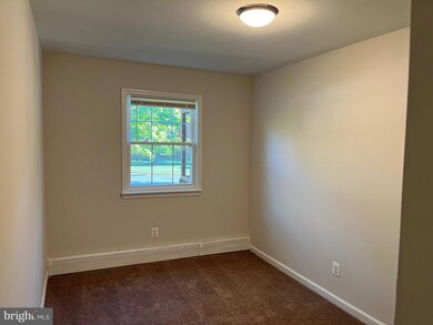 205 Garnet Dr unit 2H, Burlington, NJ 08016 - photo 6