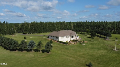 7938 27th St SE, Jamestown, ND 58401 - photo 3