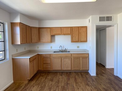 1142 E Griswold Rd, Phoenix, AZ 85020 - photo 4