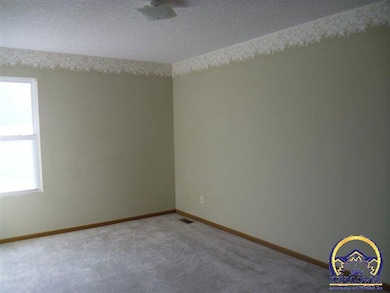 2600 SW Ancaster Rd, Topeka, KS 66614 - photo 5