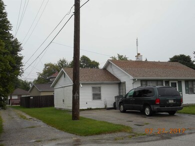 203 N Elm St, Nappanee, IN 46550 - photo 2