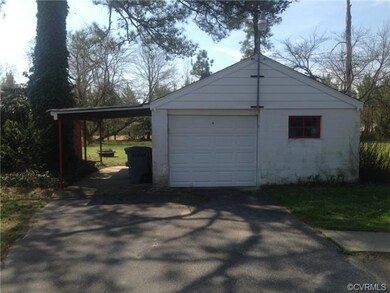21X21 Garage with attached Carport.