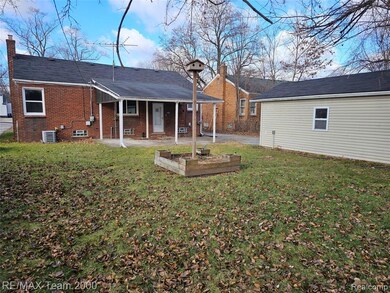 12022 Beech Daly Rd, Redford, MI 48239 - photo 7