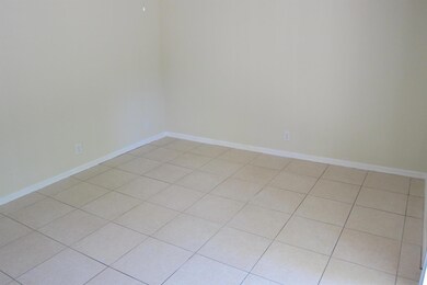 4266 Woodstock Dr unit D, West Palm Beach, FL 33409 - photo 3