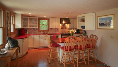 Eat In Kitchen