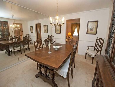 Dining Room. Plenty of room for large family gathe