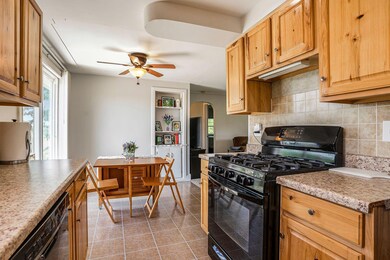 Kitchen Dining Area2