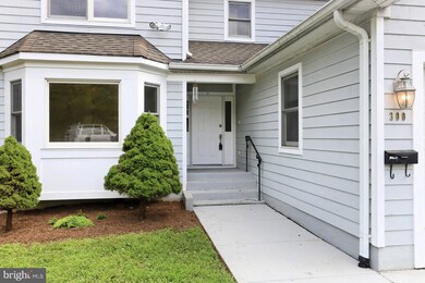 300 N West St, Falls Church, VA 22046 - photo 4