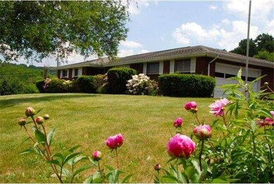 1946 Church View Rd, Coopersburg, PA 18036 - photo 2