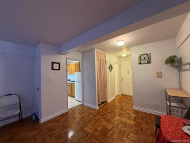 14430 Roosevelt Ave unit 104, Flushing, NY 11354 - photo 4