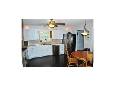 714 Lark St, Raymore, MO 64083 - photo 4