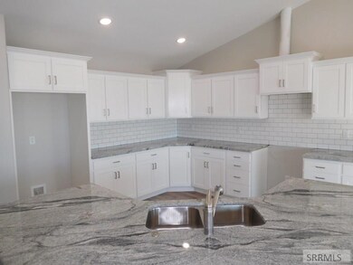 776 S von Elm Dr, Blackfoot, ID 83221 - photo 5