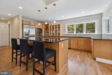 11201 Freas Dr, North Potomac, MD 20878 - photo 5