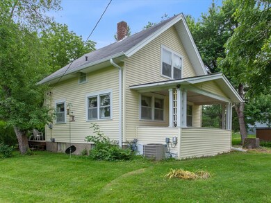 508 Valley View Dr, Cedar Rapids, IA 52403 - photo 3