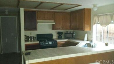 SPACIOUS KITCHEN!!