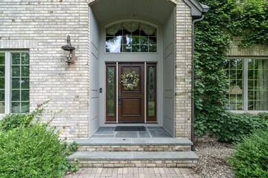 521 Sir Charles Way, Albany, NY 12203 - photo 4