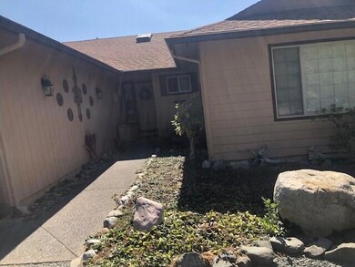 210 Honeycutt Dr, Grants Pass, OR 97526 - photo 4