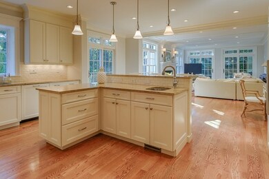 66 Standish Cir, Wellesley Hills, MA 02481 - photo 4