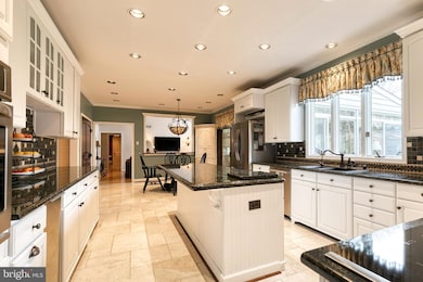 14008 Fox Run Ct, Phoenix, MD 21131 - photo 2