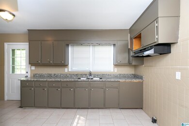 428 23rd Ave NE, Center Point, AL 35215 - photo 3