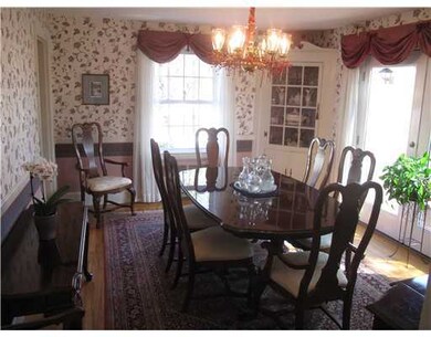 46 Versailles St, Cranston, RI 02920 - photo 4