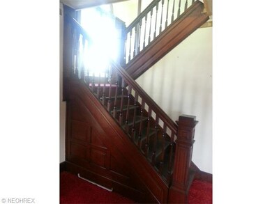 Dual staircase