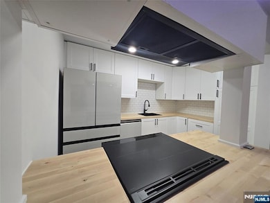 2080 Drake Ct, Mahwah, NJ 07430 - photo 4